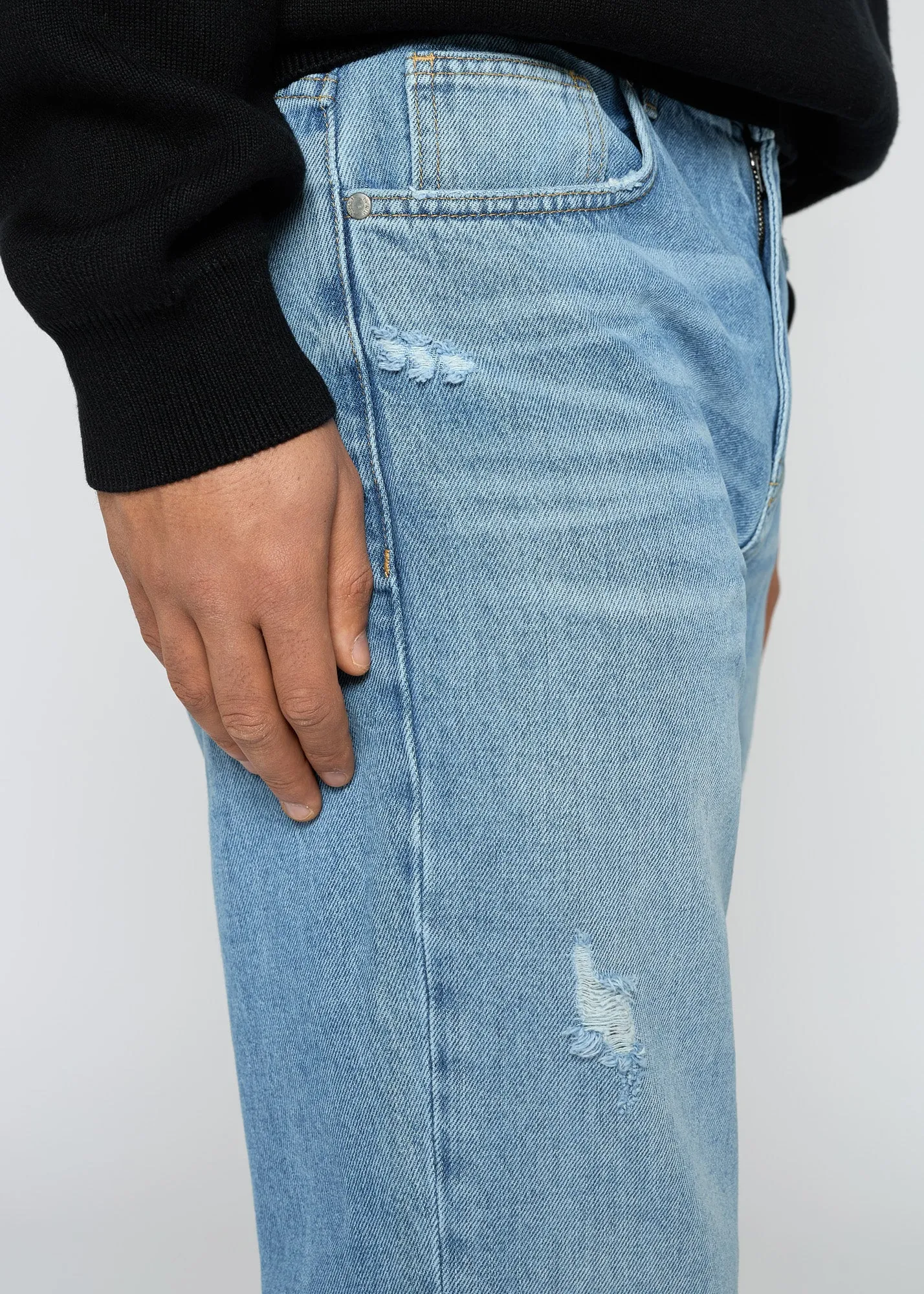 Distressed Straight Fit Jeans