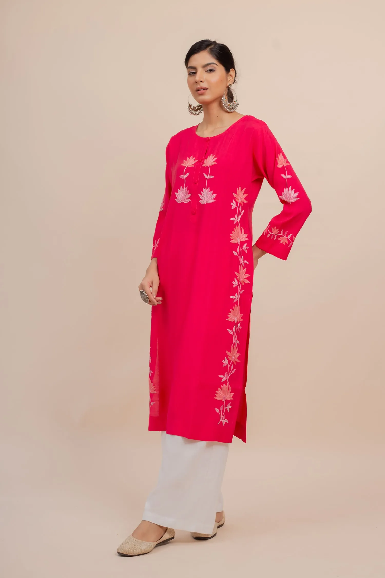 Falak Kashmiri Long Kurta In Pink Muslin With Aari